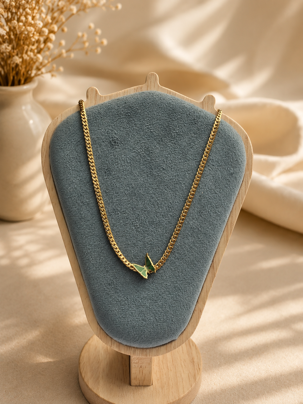 Emerald Flutter Chain Necklace