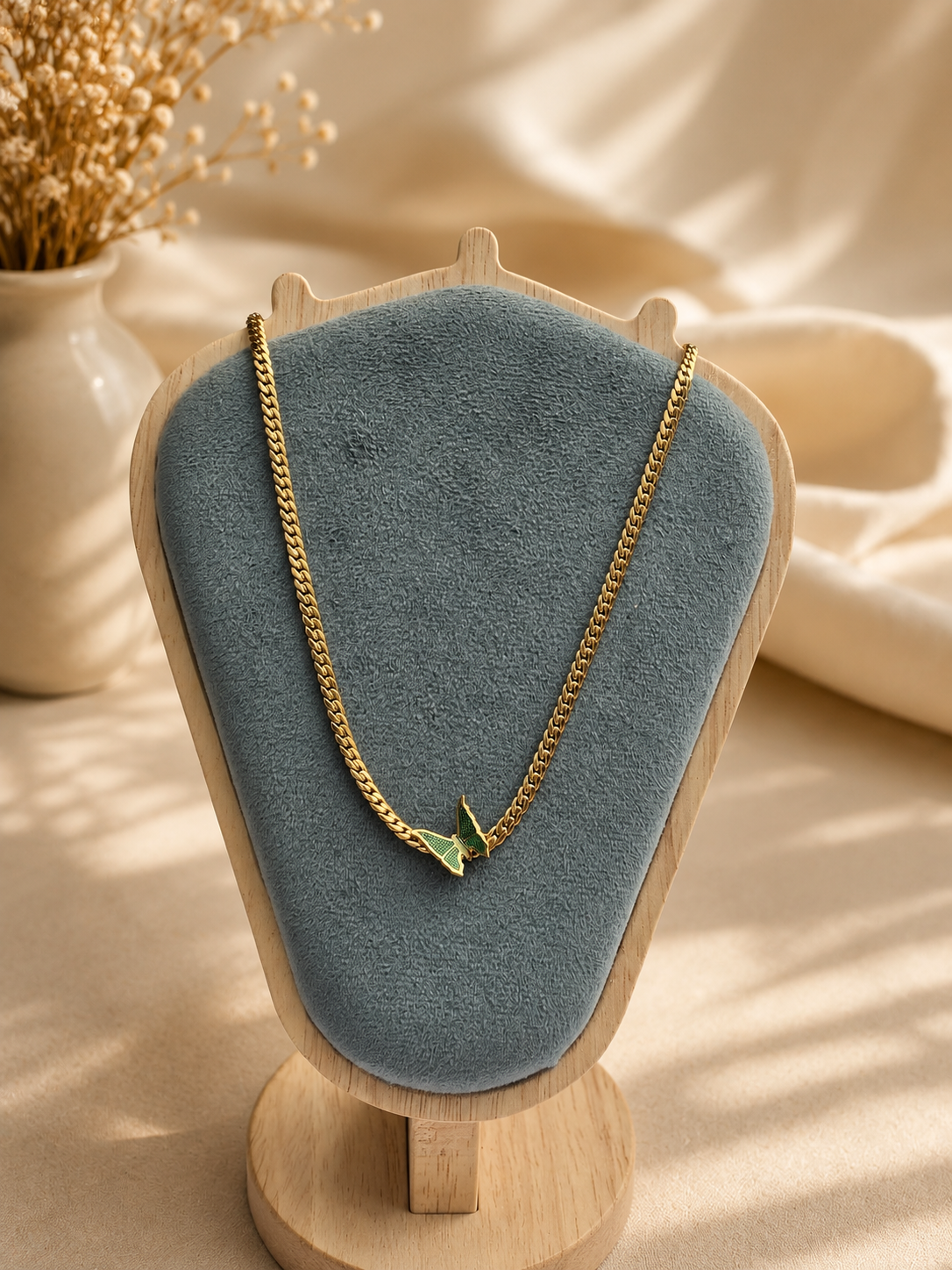 Emerald Flutter Chain Necklace