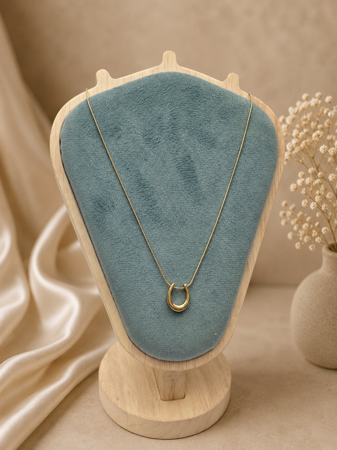 Gold Horseshoe Pendant Necklace