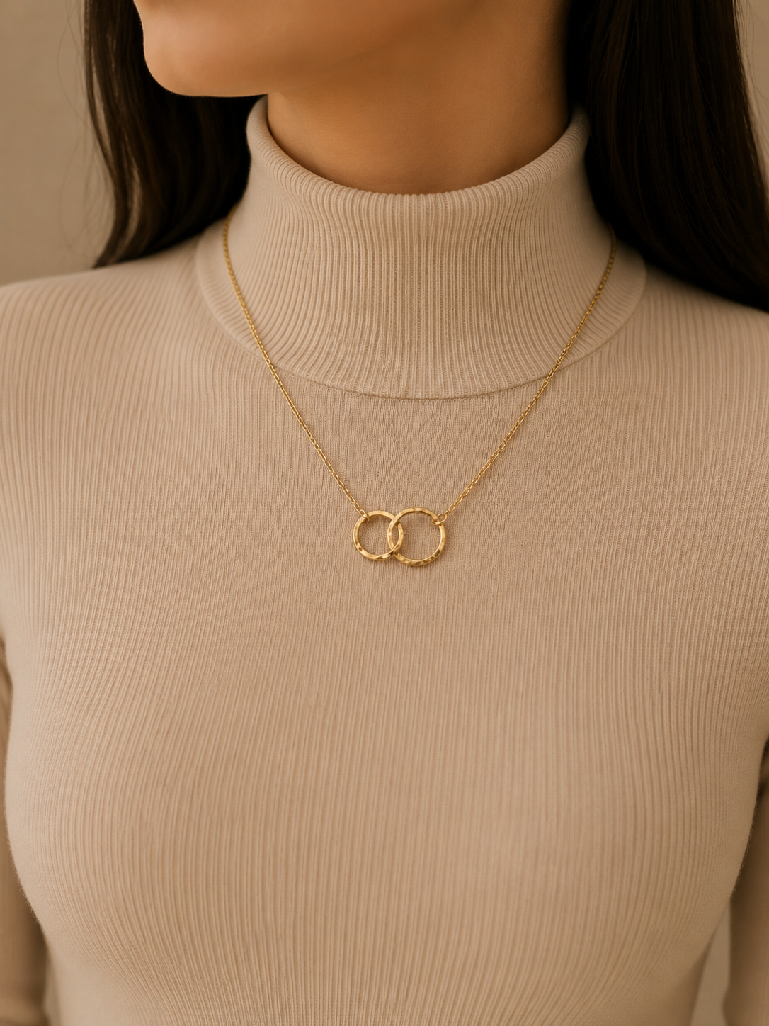 Interlocked Double Circle Necklace
