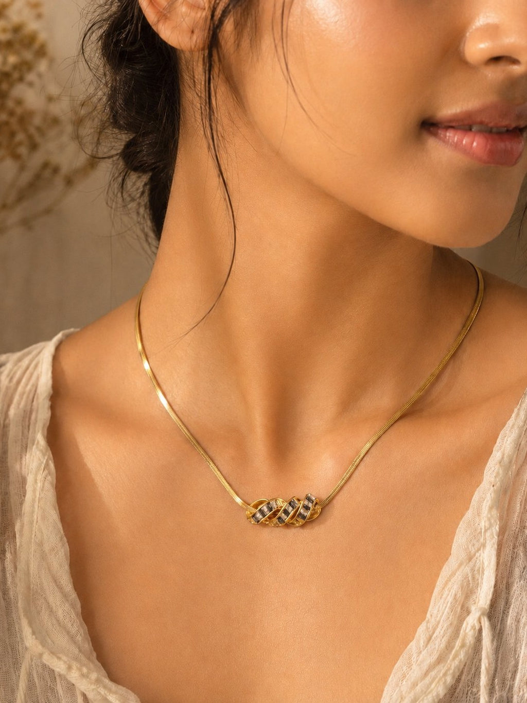Baguette Twist Choker